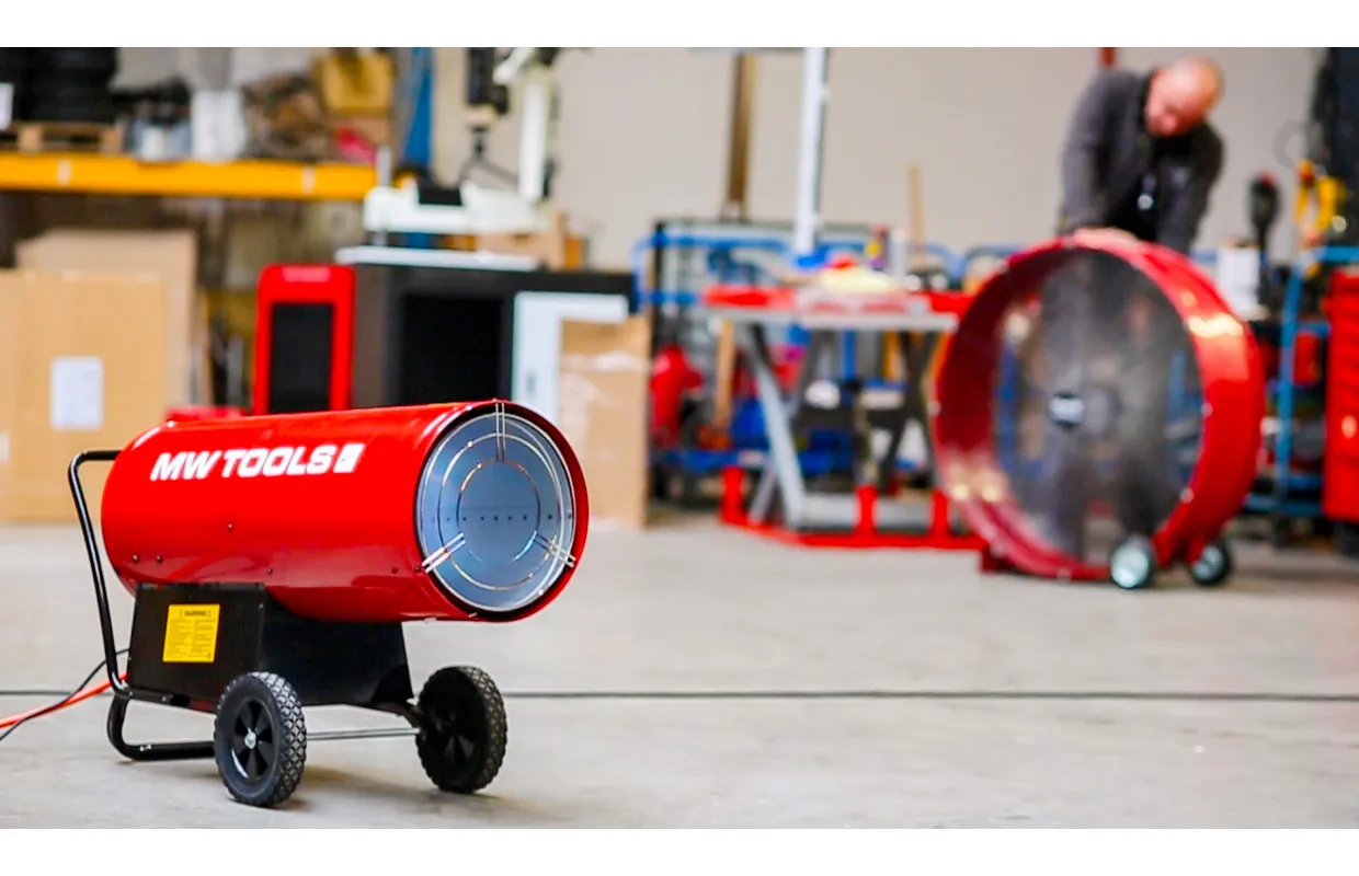 WARMELUCHTBLAZER OP PROPAANGAS 70132KW MET THERMOSTAAT MW TOOLS